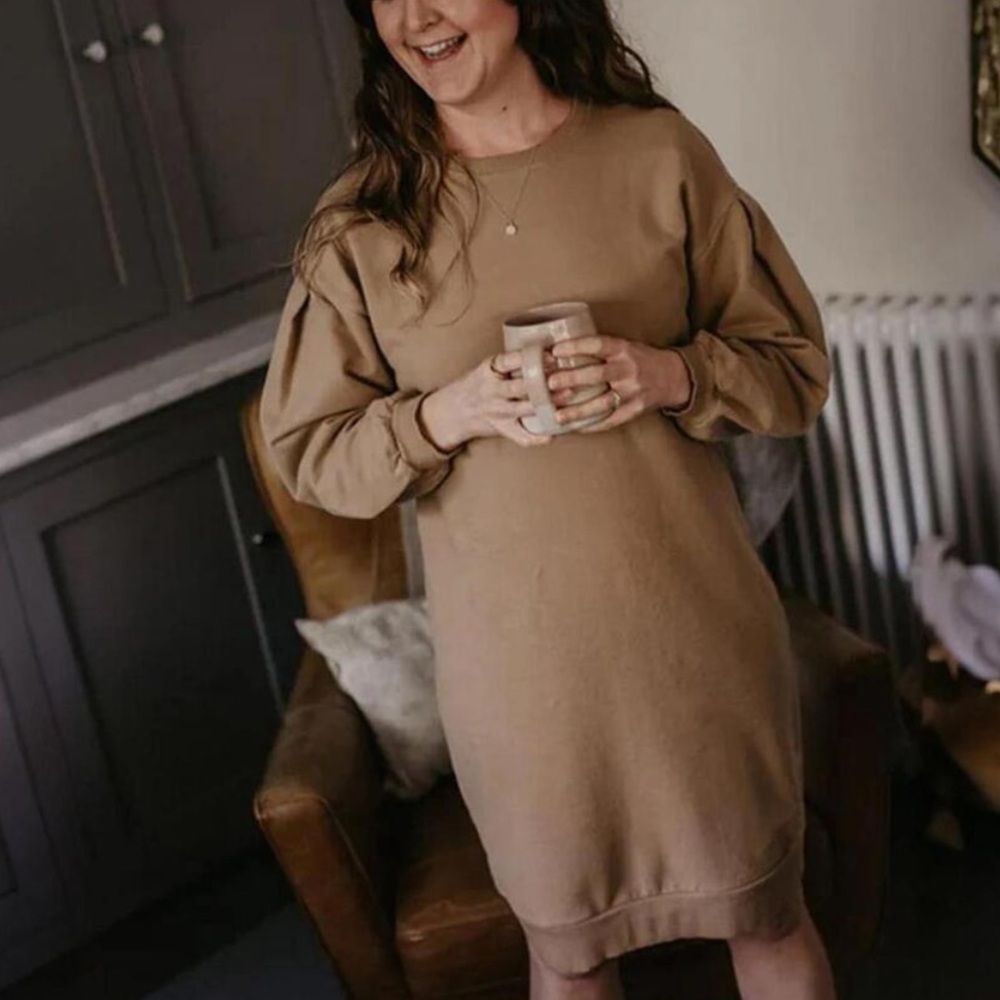 The simple folk sweatshirt dress